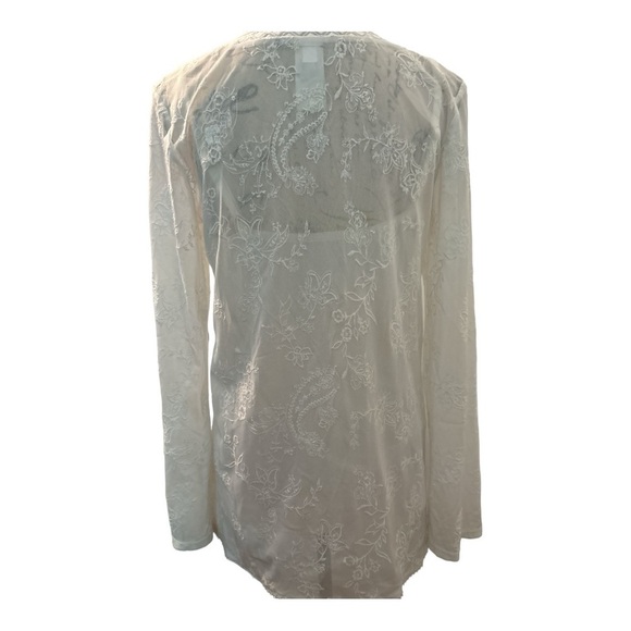WHITE HOUSE BLACK MARKET blouse, lacy  and embroidered and sewn in cami.  Flowy. - Picture 3 of 8